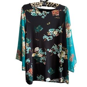Pretty Chico's Floral Shirt 19” p2p